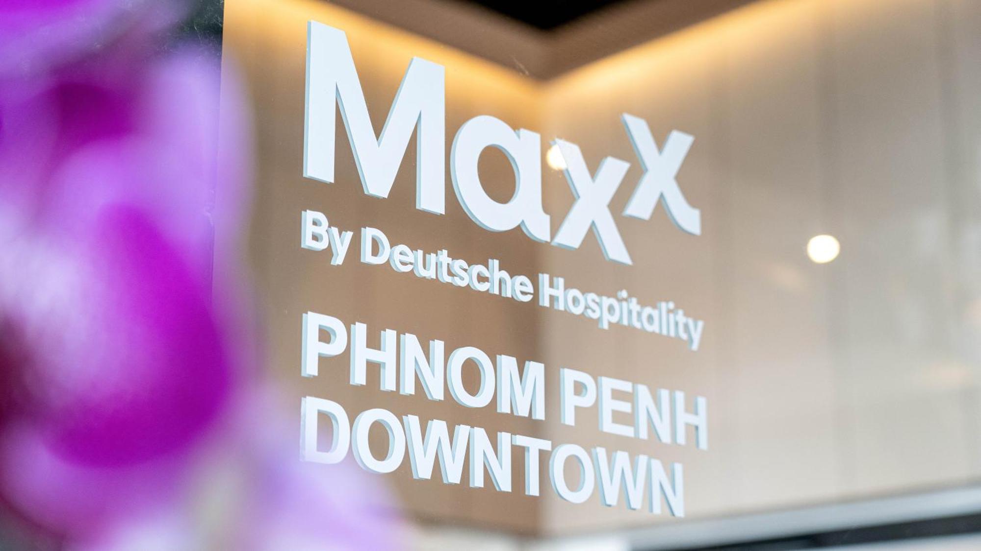 Maxx Phnom Penh Downtown By H World Hotel Exterior foto