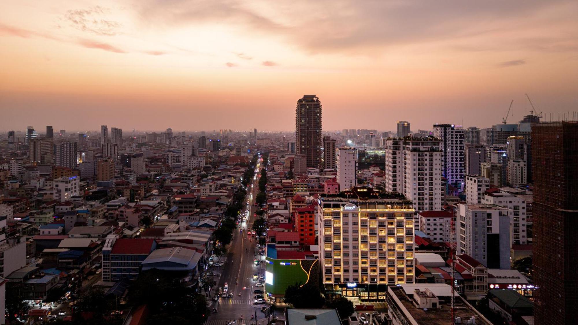 Maxx Phnom Penh Downtown By H World Hotel Exterior foto